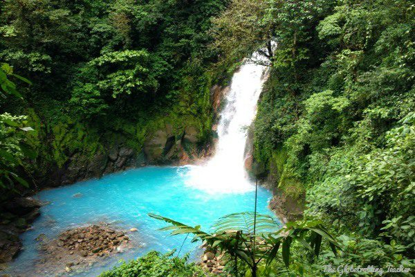 The gorgeous Rio Celeste Waterfall!