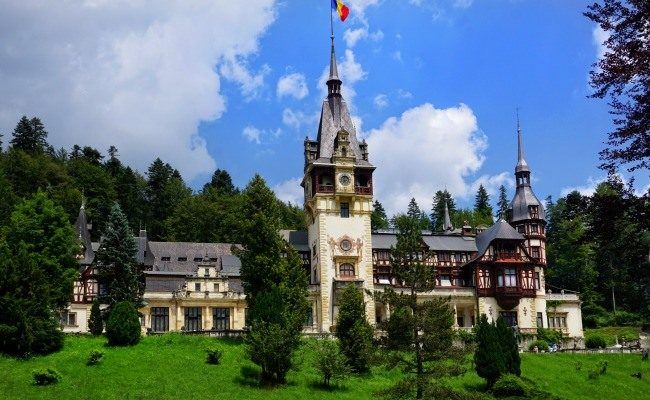 Visit Sinaia Romania and Peles Castle