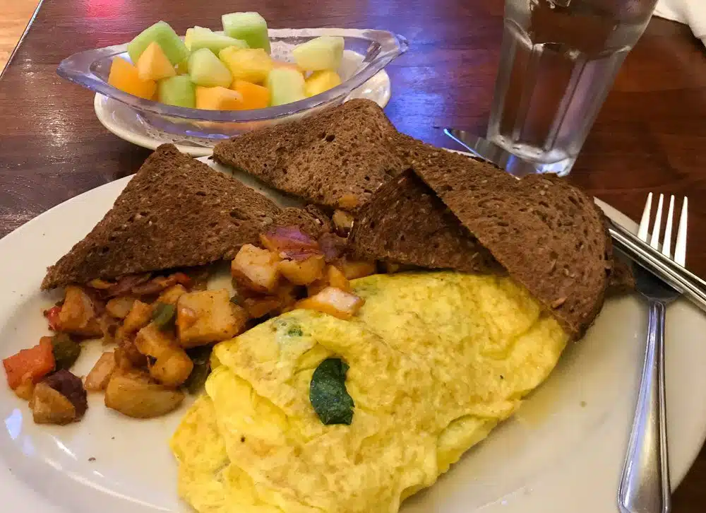 Airport Lounge breakfast